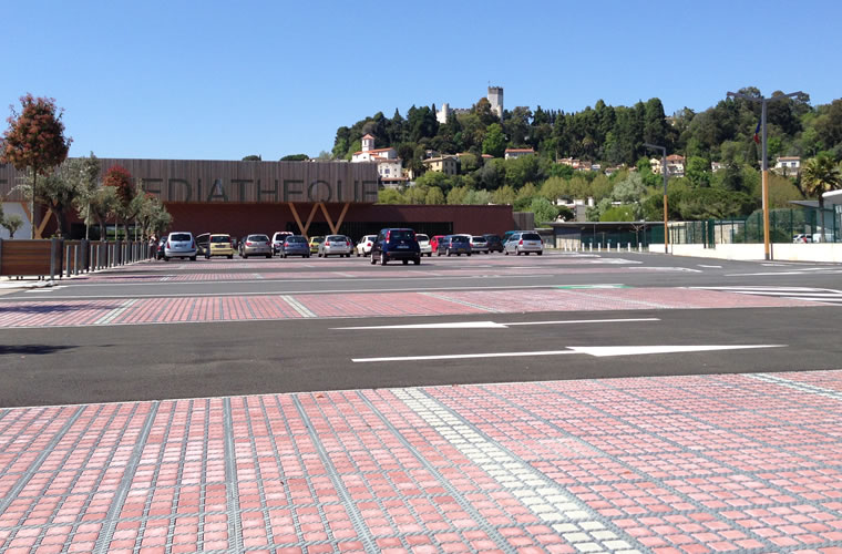 Pavé drainant pour parking