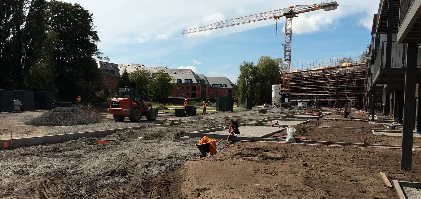 Chantier photos Mons parking végétalisé et voie d'accès pavé - mise en place (2)