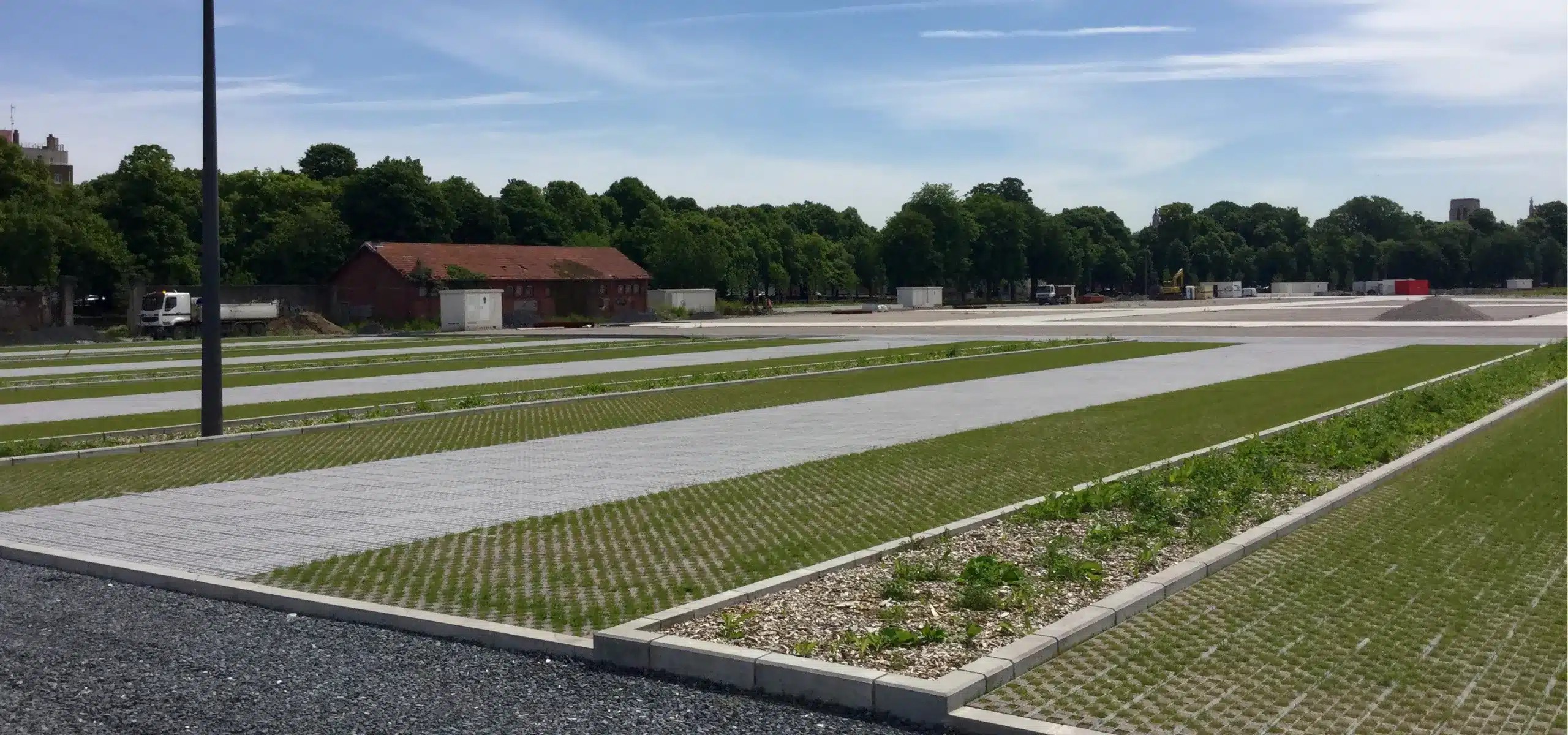 parking-paysager-permeable-engazonne