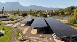 Loi Climat et APER : ombrières photovoltaïques sur toits et parkings