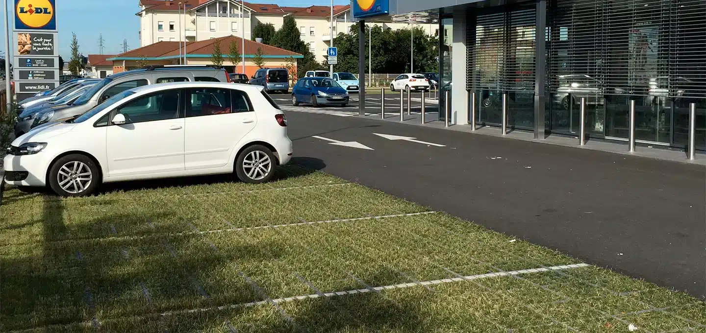 Parking commercial végétalisé LIDL x O2D