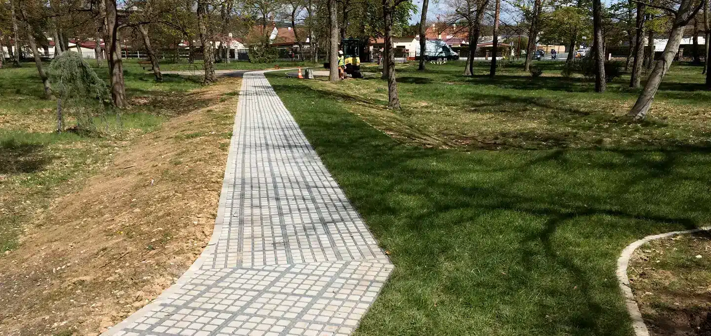 accès pompiers gazon et cheminement pavés