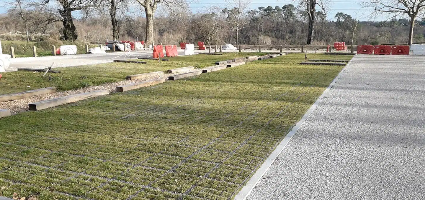 travaux de gestion écologique parking