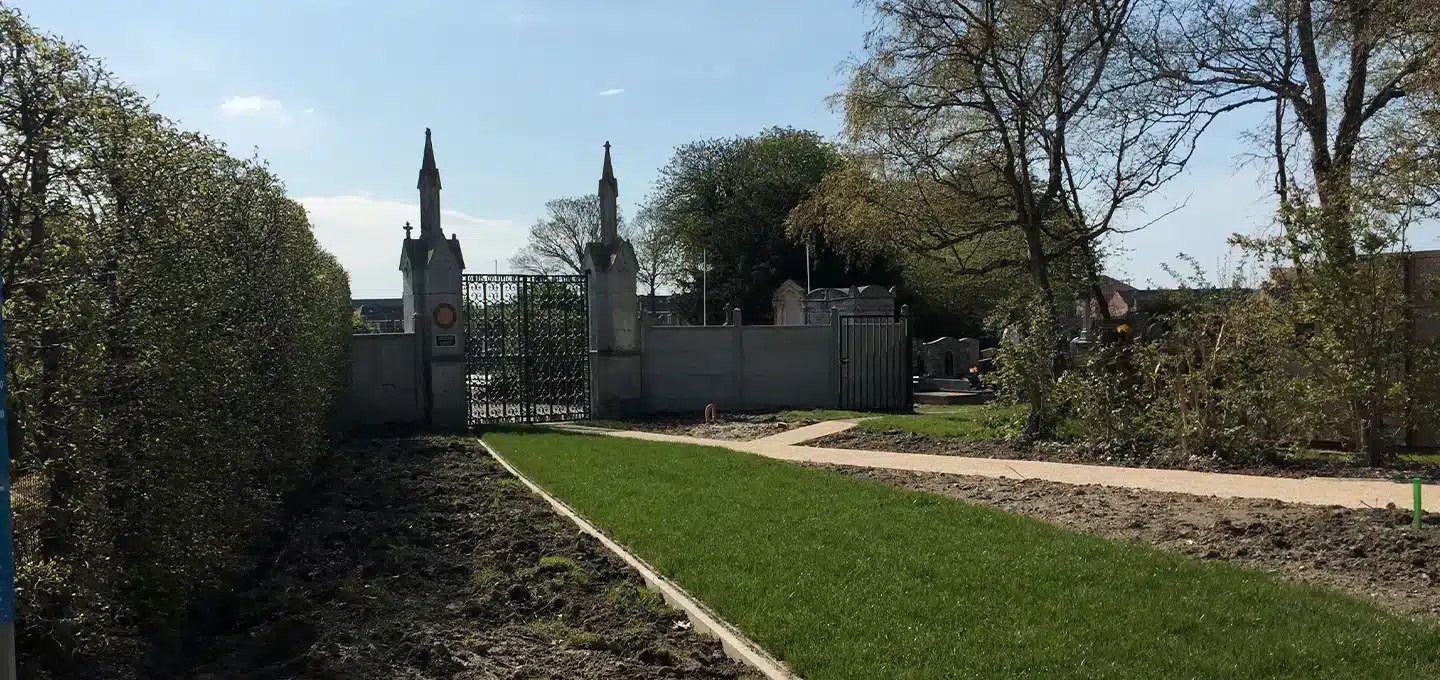 voie d'accès cimetière zéro phyto végétalisée